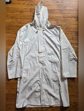 Vetements 18AW Oversized White Hooded Raincoat